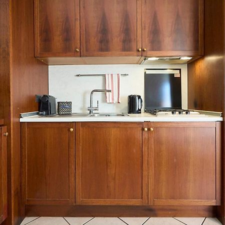 -Luminosa 5 Stars With Balcony- Wifi Netflix 15 Minutes From Duomo Appartement Milaan Buitenkant foto