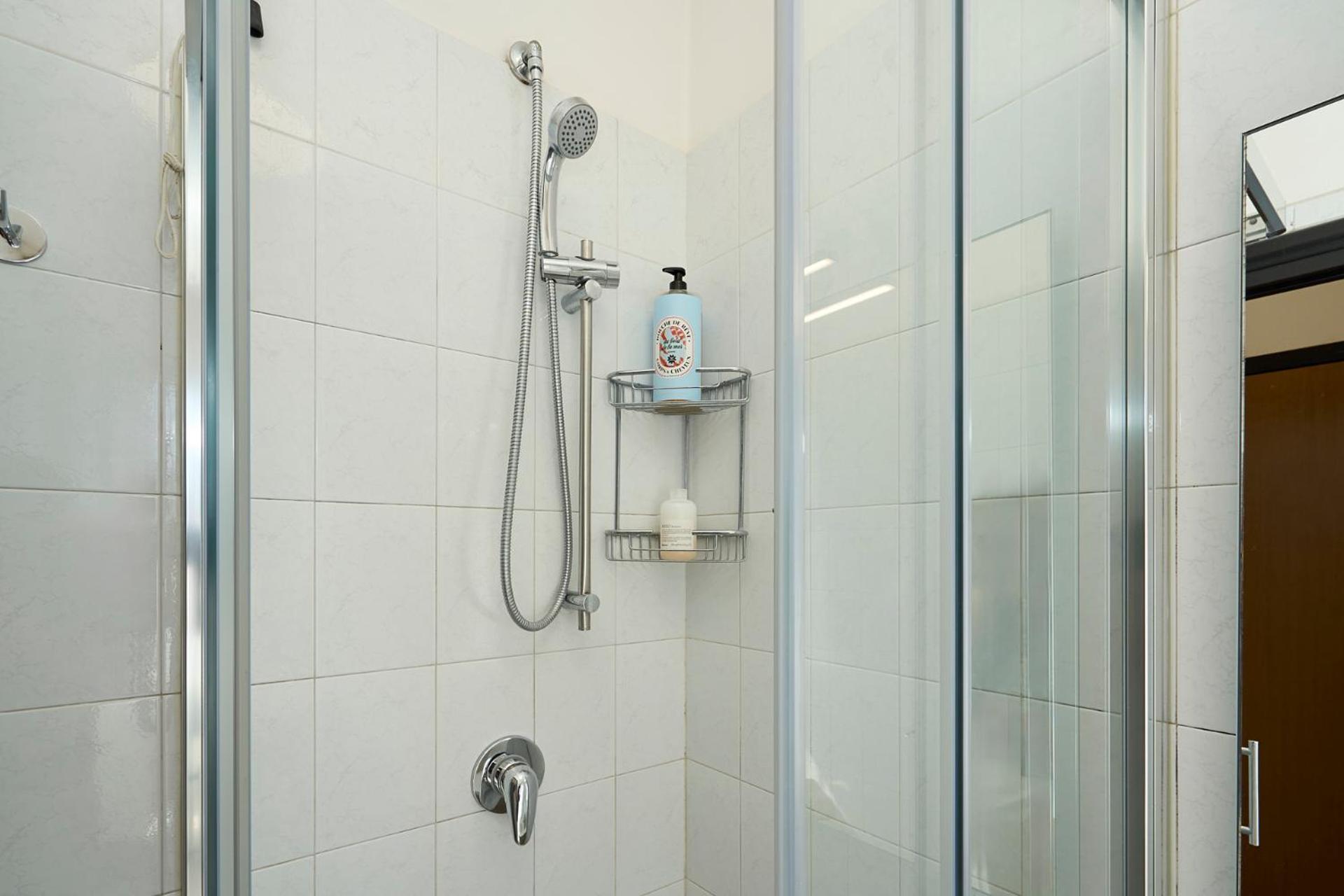 -Luminosa 5 Stars With Balcony- Wifi Netflix 15 Minutes From Duomo Appartement Milaan Buitenkant foto