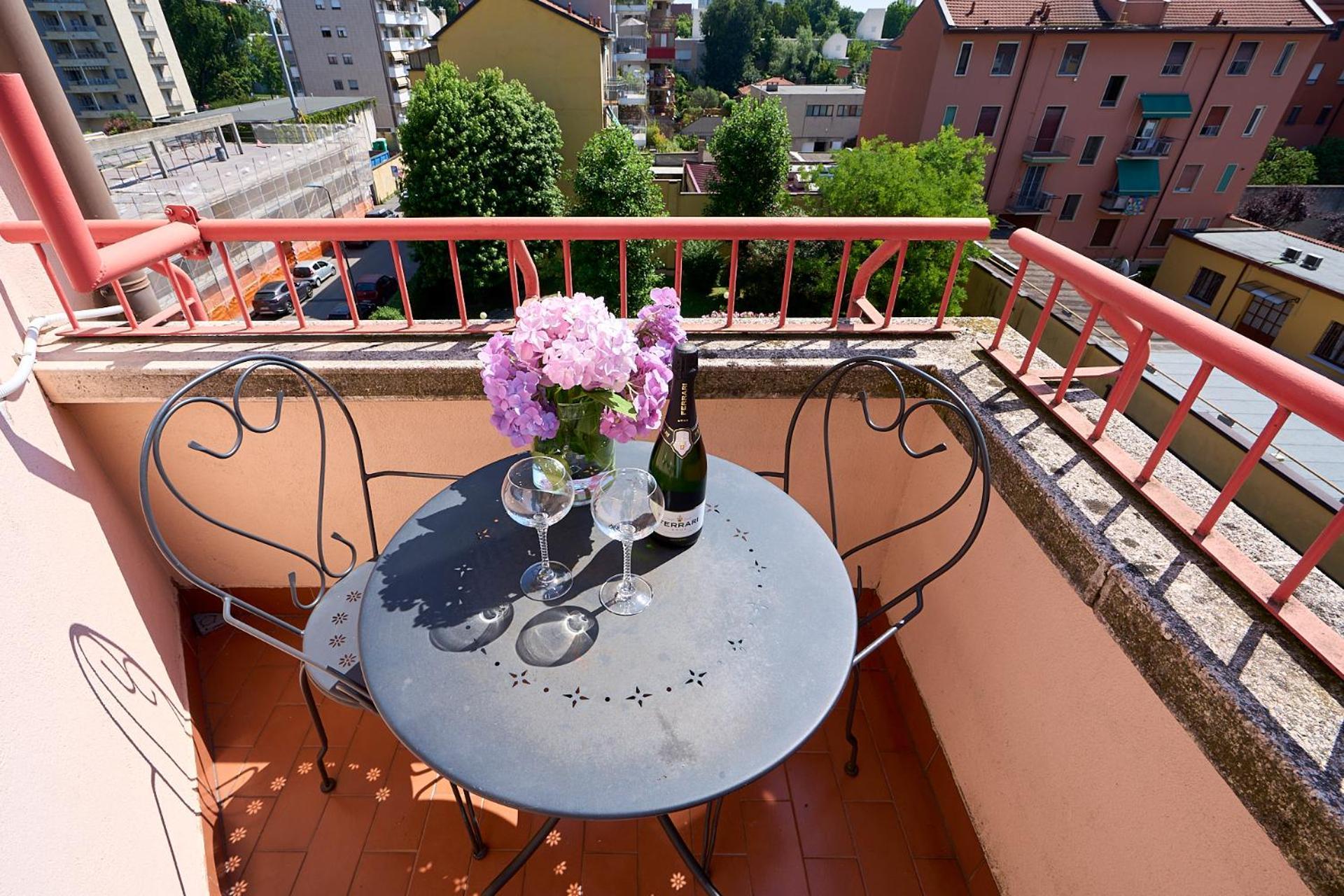 -Luminosa 5 Stars With Balcony- Wifi Netflix 15 Minutes From Duomo Appartement Milaan Buitenkant foto
