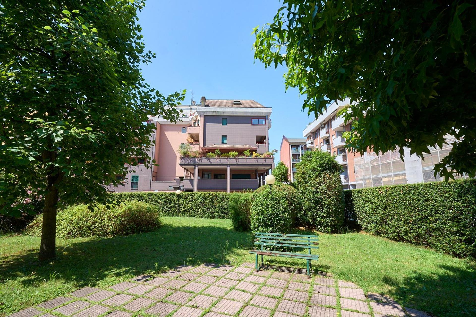-Luminosa 5 Stars With Balcony- Wifi Netflix 15 Minutes From Duomo Appartement Milaan Buitenkant foto